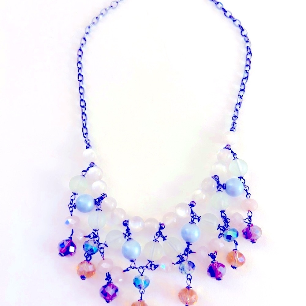 Vintage 1940s necklace peacock Aurora Borealis, peach, plum faceted glass, sage